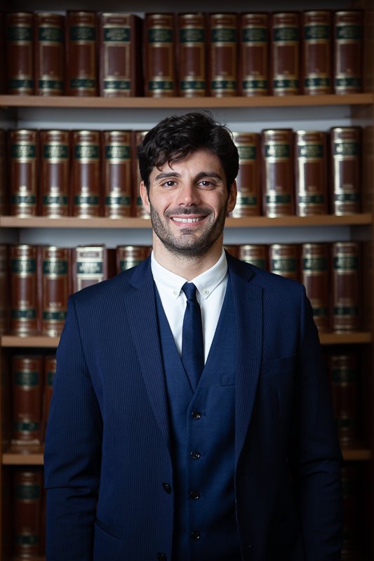 Avv. Francesco Gianfreda, ritratto professionale in studio legale